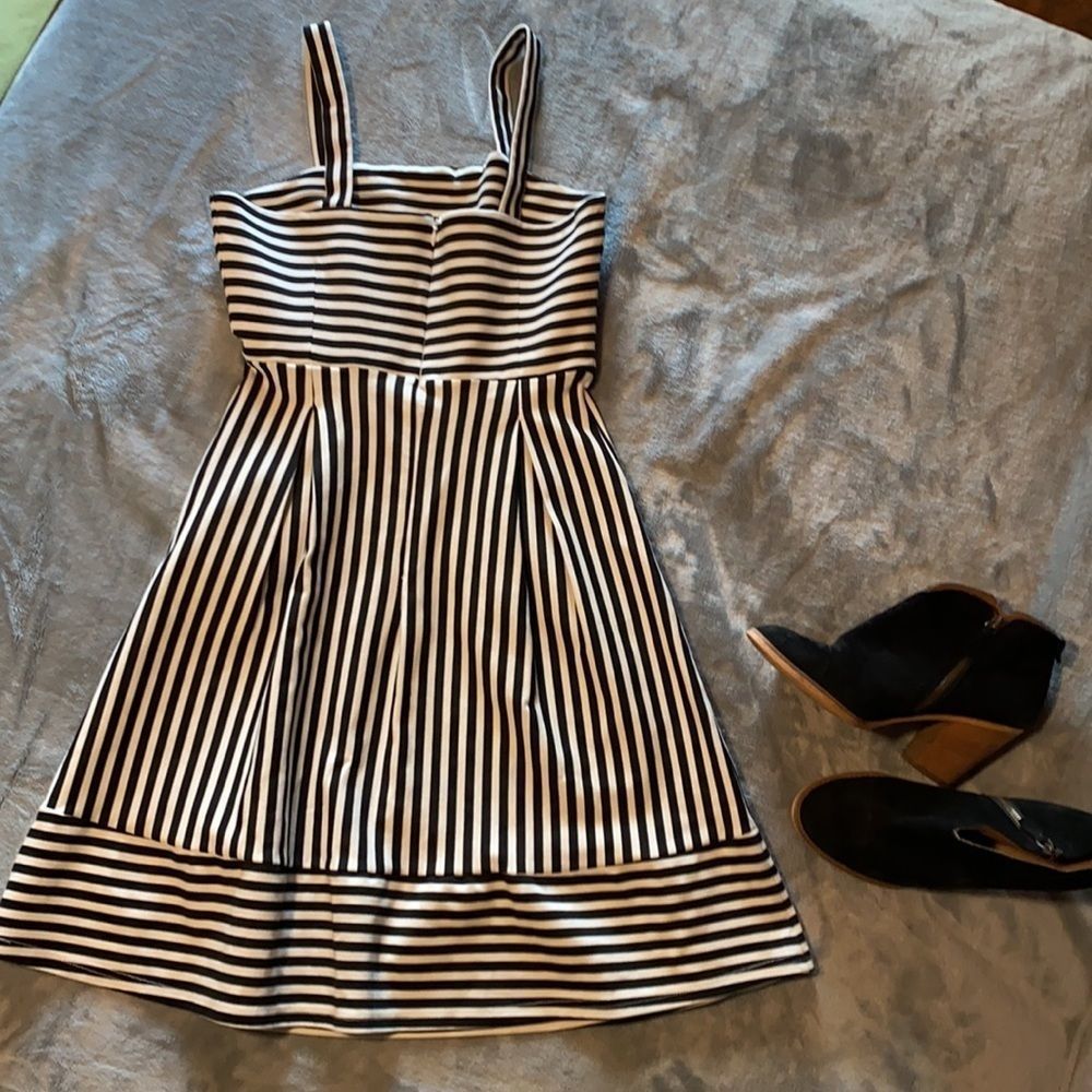 Stripped Dress - Picture 4 of 7